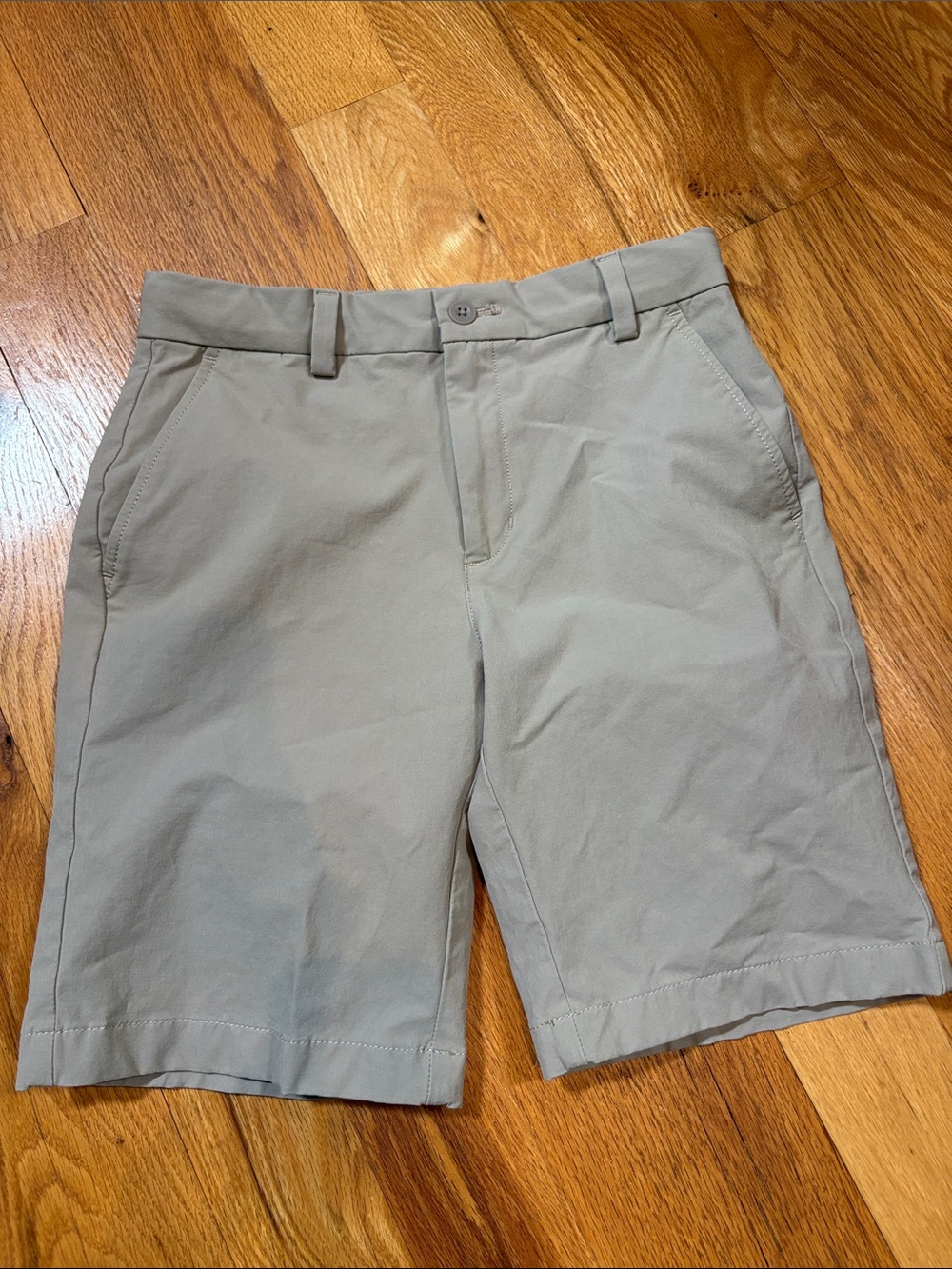 Vineyard Vines boys Flat Front Shorts in Light khaki